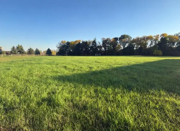 2606 Water View Drive, Aberdeen, SD 57401