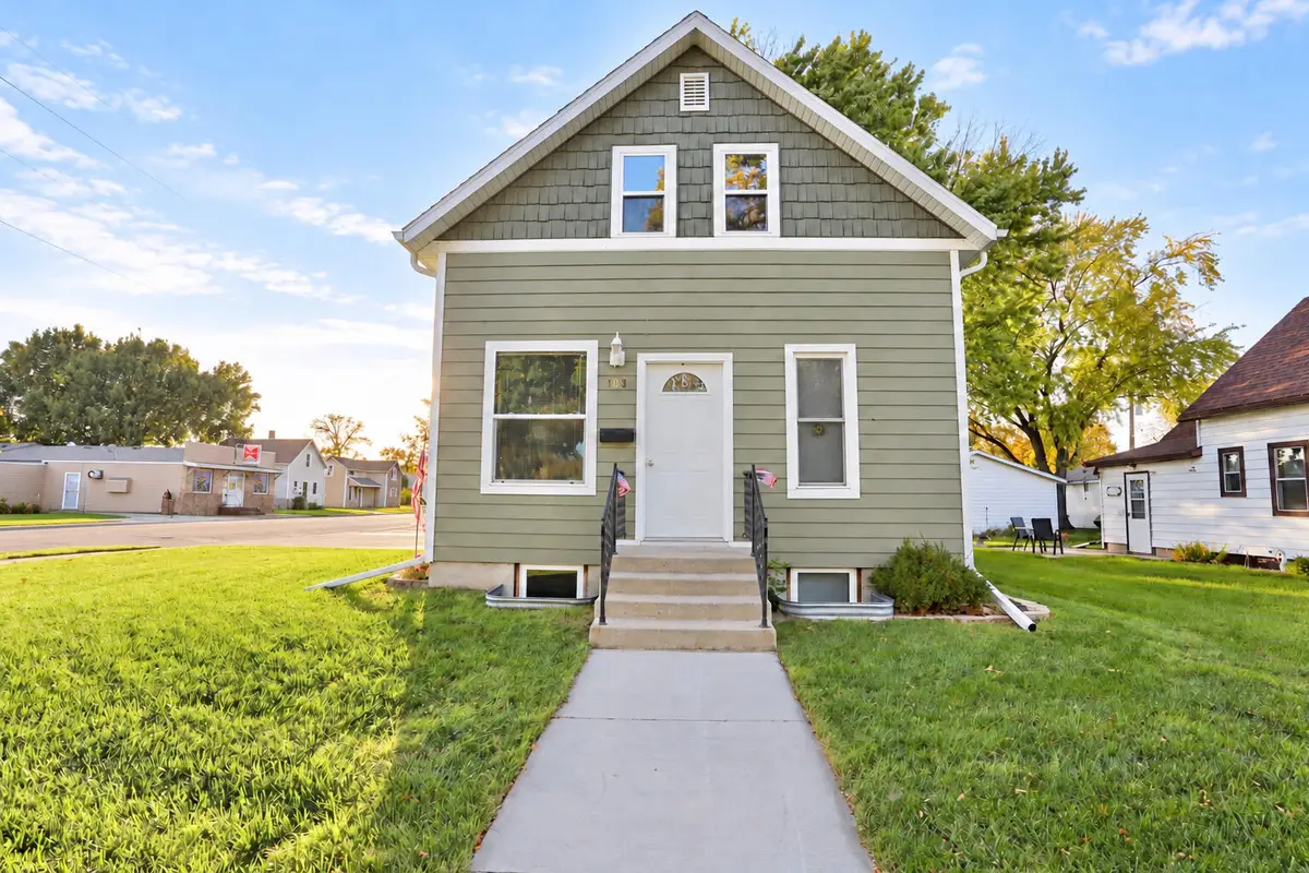 103 N Penn Street, Aberdeen, SD 57401 - #1