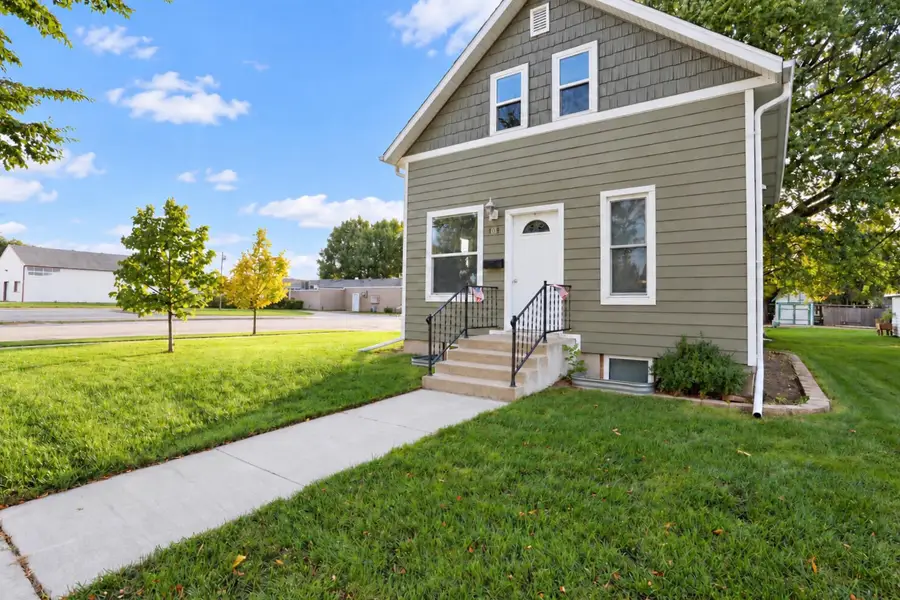 103 N Penn Street, Aberdeen, SD 57401 - #2