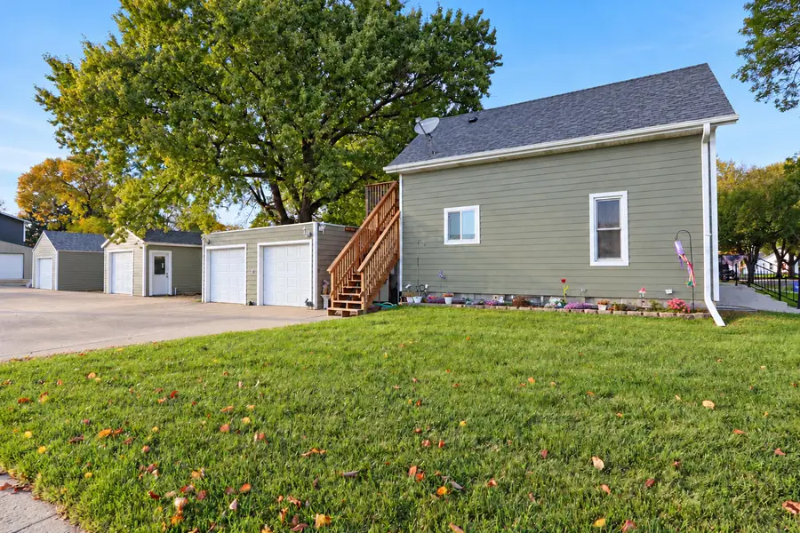 103 N Penn Street, Aberdeen, SD 57401 - #3