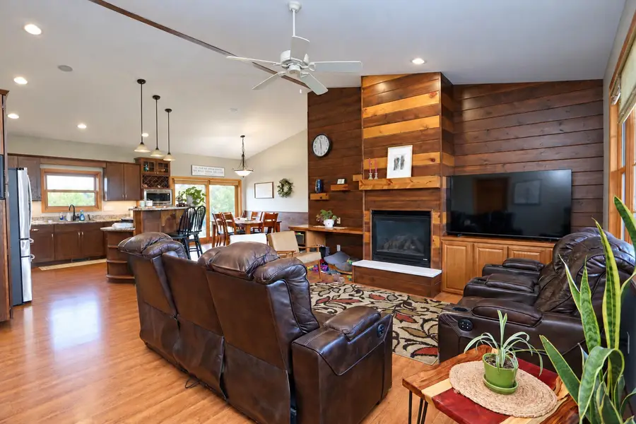 1749 Droog Court, Aberdeen, SD 57401 - #3