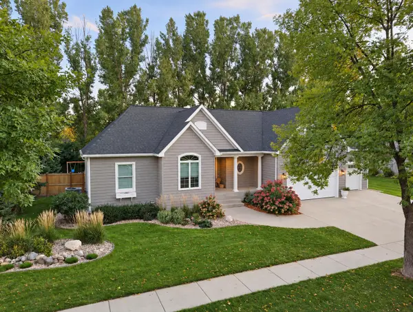 1734 Maplewood Lane, Aberdeen, SD 57401