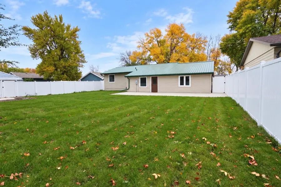 421 Kettering Drive, Aberdeen, SD 57401 - #3