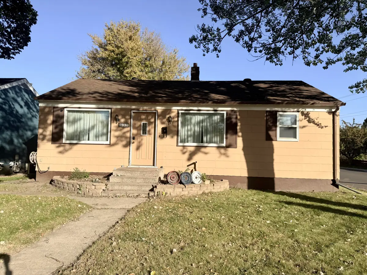 633 S Lawson Street, Aberdeen, SD 57401 - #1