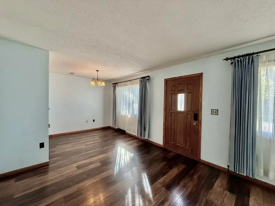 633 S Lawson Street, Aberdeen, SD 57401 - #2