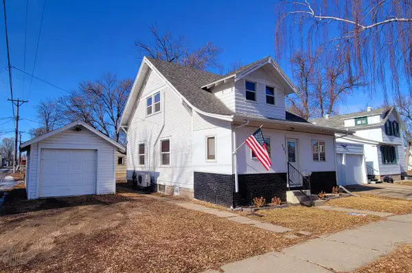 810 S 1st Street, Aberdeen, SD 57401