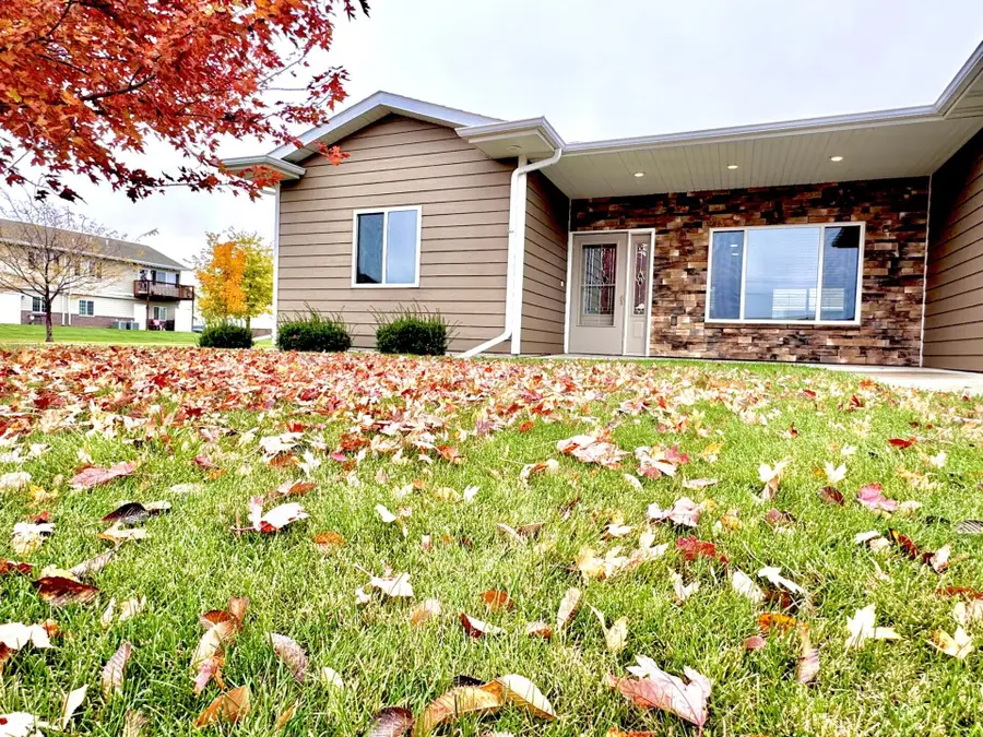 1724 Miller Lane, Aberdeen, SD 57401 - #2