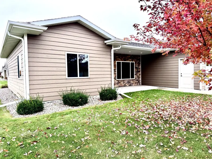 1724 Miller Lane, Aberdeen, SD 57401 - #3