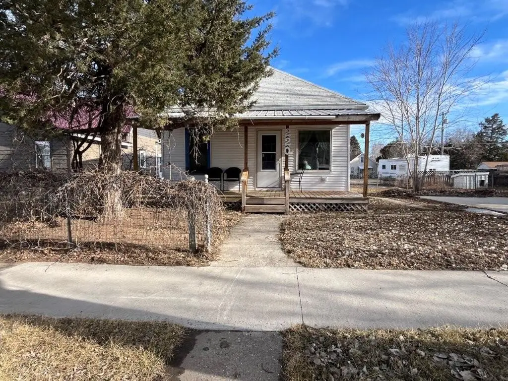 220 E 2nd Avenue, Mobridge, SD 57601 - #1