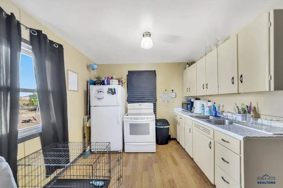 1922 Ivy Ave, Rapid City, SD 57701 - #3