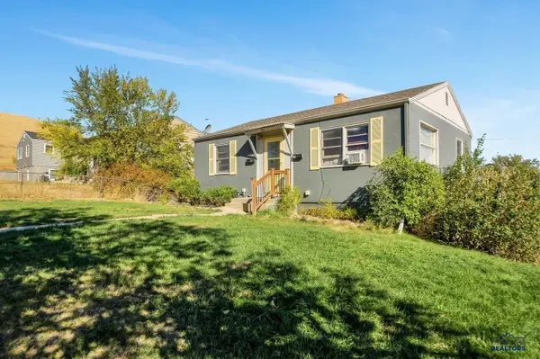 1914 Ivy Ave, Rapid City, SD 57701