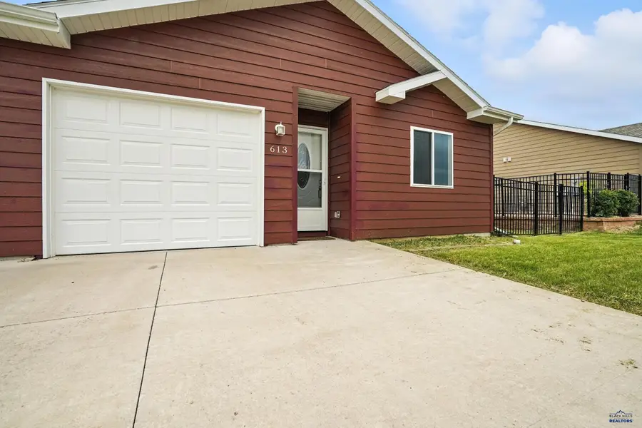 613 Kathryn Ave, Rapid City, SD 57701 - Image #2