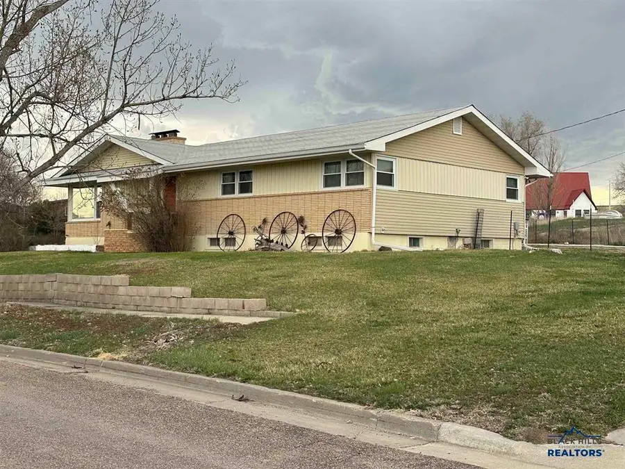 1001 E St, Edgemont, SD 57735 - #2