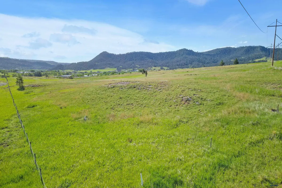 725 Robins Dr, Hot Springs, SD 57747 - Image #1