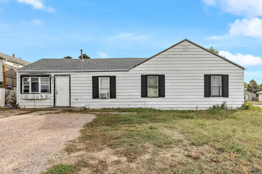 636 Halley Ave, Rapid City, SD 57701-0000 - #2