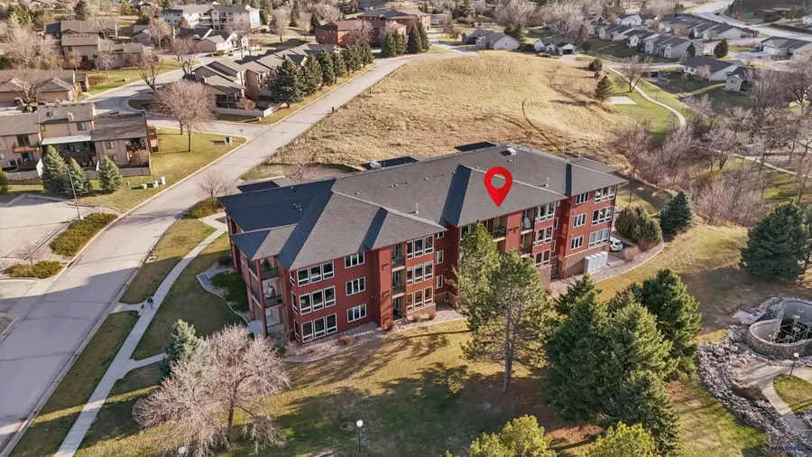 4051 Fairway Hills Dr, Rapid City, SD 57702 - Image #2