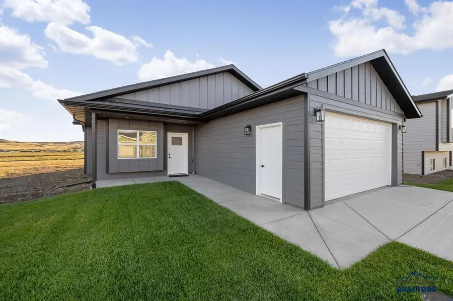 905 Bennington Dr, Box Elder, SD 57719 - #2