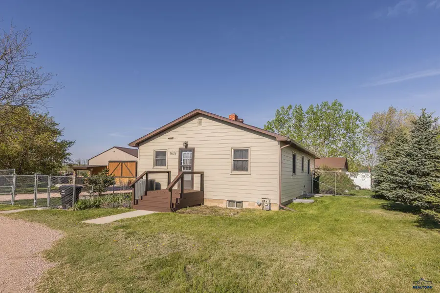 969 N Valley Dr, Rapid City, SD 57703 - Image #3