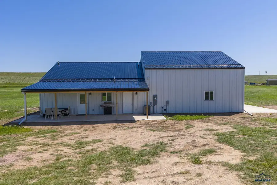 13236 Hillsview Dr, Hot Springs, SD 57747 - Image #2