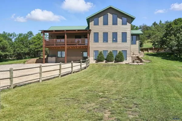 13316 Barry Ln, Sturgis, SD 57785