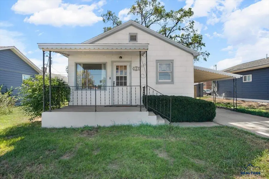 705 E Denver, Rapid City, SD 57701 - Image #2