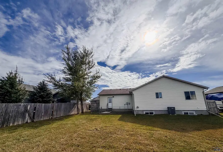 662 Airway Ct, Box Elder, SD 57719 - Image #2