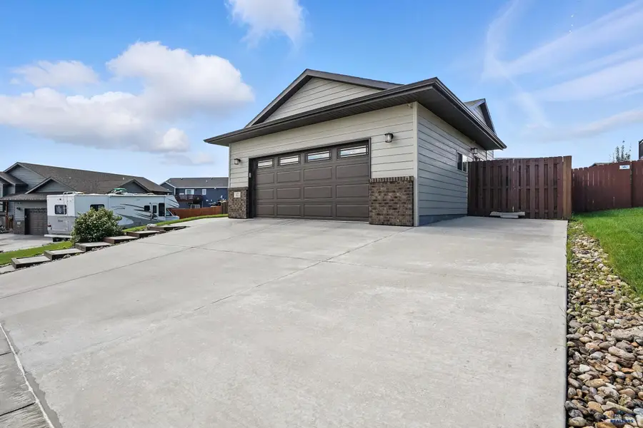 321 E Bengal Dr, Rapid City, SD 57701 - Image #3
