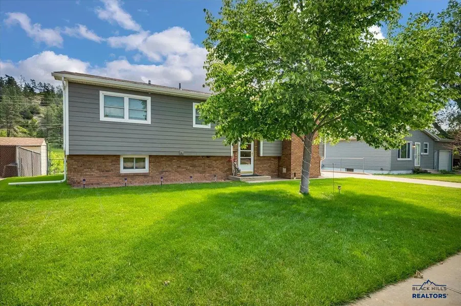 712 Belmont Dr, Rapid City, SD 57702 - Image #3