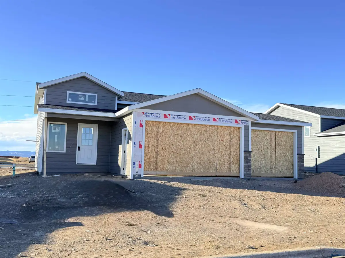 325 Ennen Dr, Rapid City, SD 57703 - Image #1