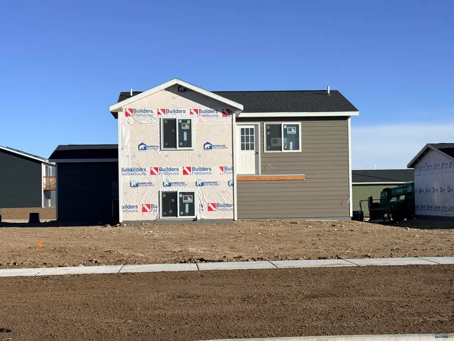 325 Ennen Dr, Rapid City, SD 57703 - Image #2