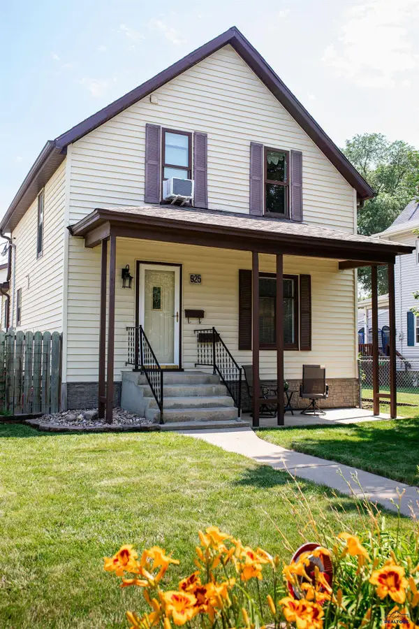 925 S 2nd St, Aberdeen, SD 57401