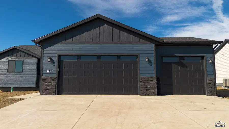 627 Bull Run Dr, Box Elder, SD 57719 - Image #3