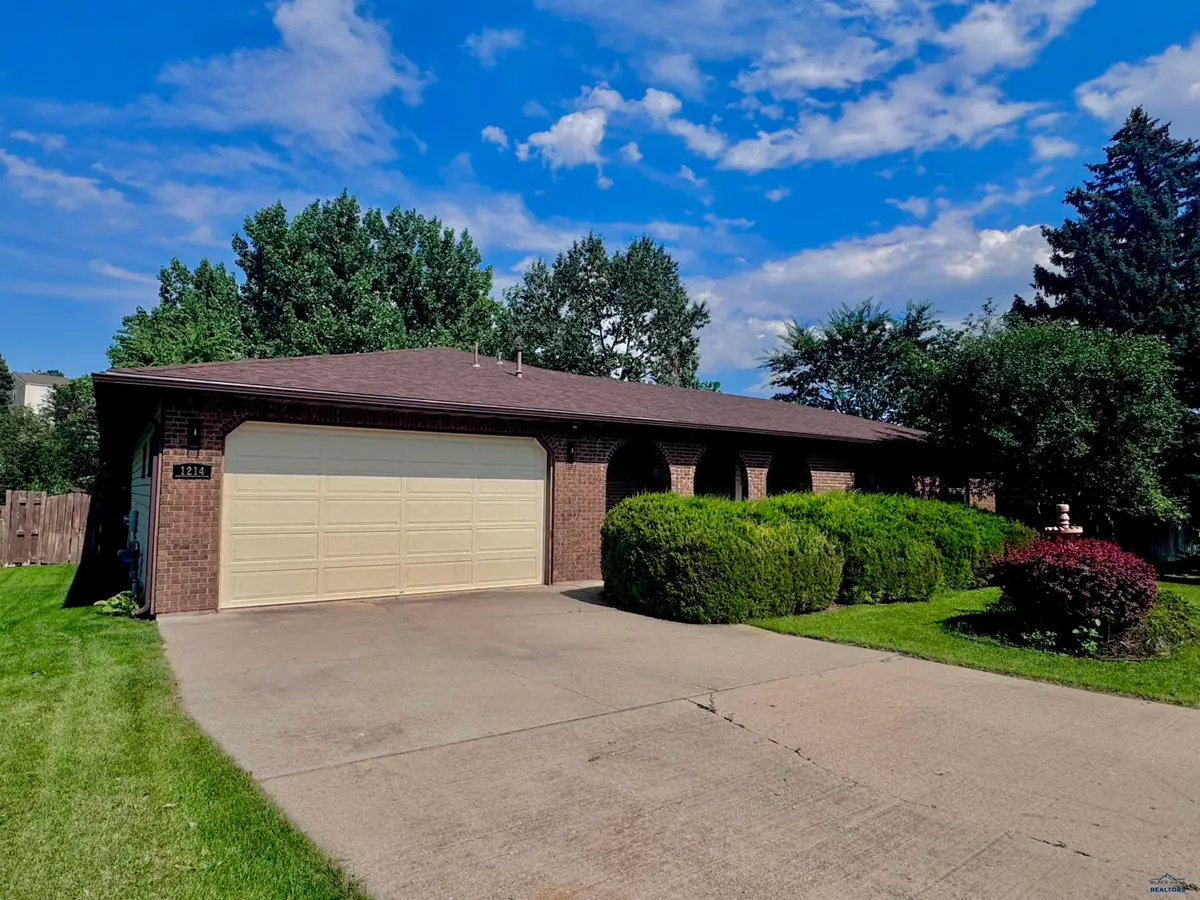 1214 Burns Cir, Rapid City, SD 57702 - Image #1