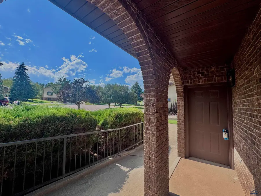 1214 Burns Cir, Rapid City, SD 57702 - Image #2