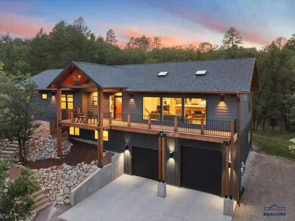 20216 Ponderosa Dr, Whitewood, SD 57793