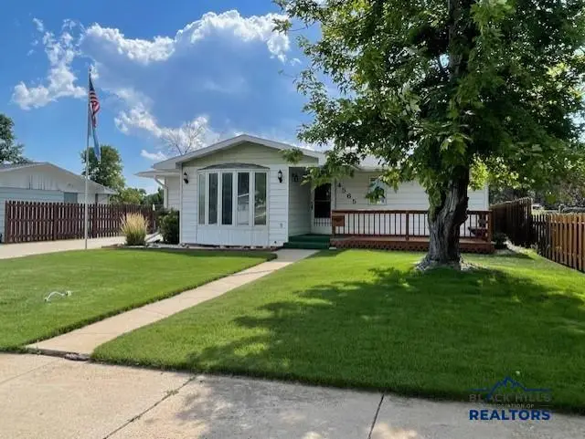 4565 Wentworth Dr, Rapid City, SD 57702 - Image #1