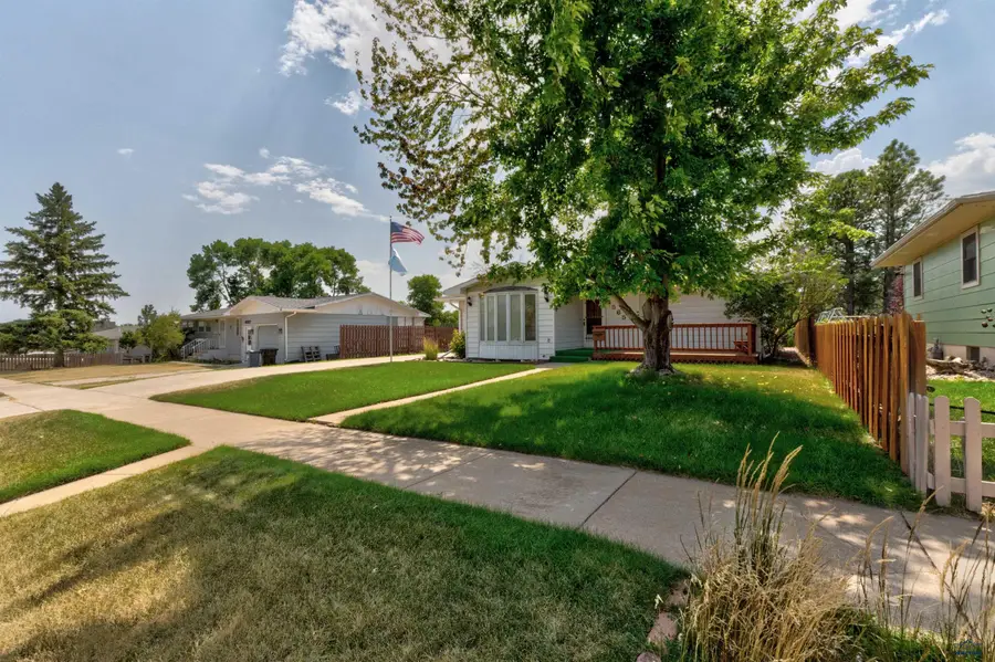 4565 Wentworth Dr, Rapid City, SD 57702 - Image #3