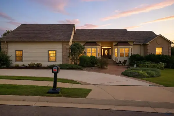 1200 Enchantment Rd, Rapid City, SD 57701