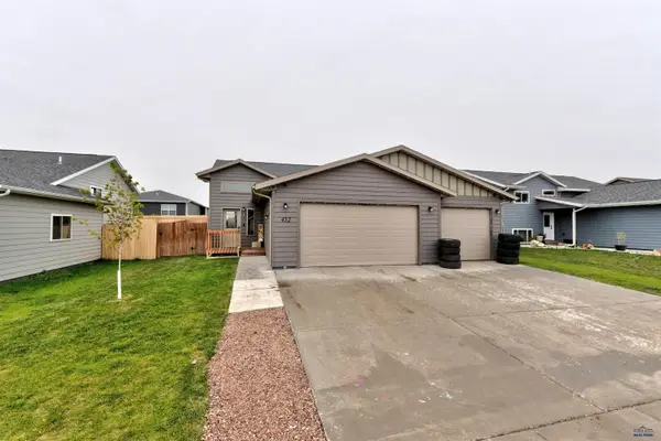 432 Yelner Dr, BOX ELDER, SD 57719-0000
