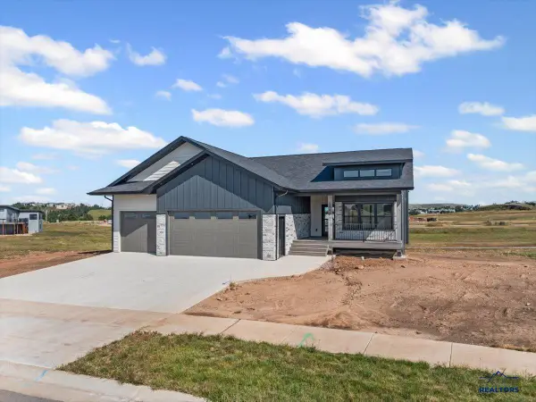 1437 Oak Crest Ct, Spearfish, SD 57783