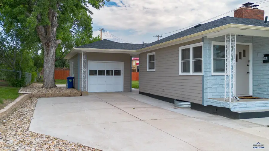 814 St Francis, Rapid City, SD 57701 - Image #2