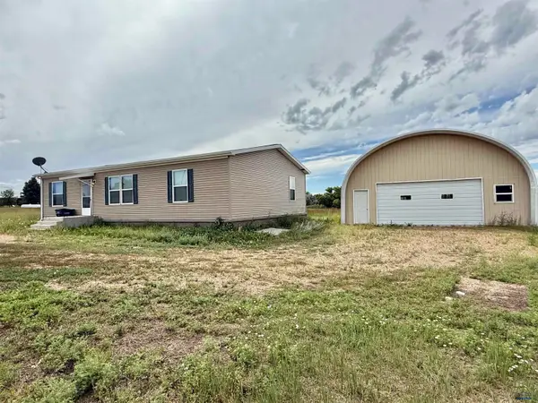 19225 Prairie Hills Rd, Belle Fourche, SD 57717-0000