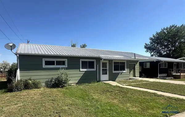 1006 E St, Edgemont, SD 57735