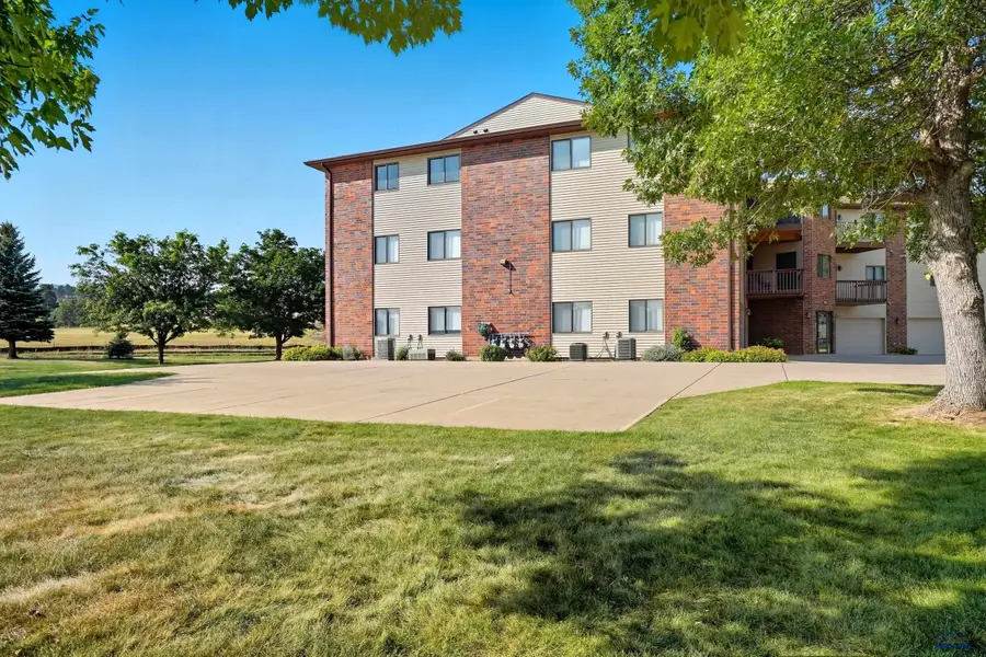 835 W Hill St, Spearfish, SD 57783 - Image #2