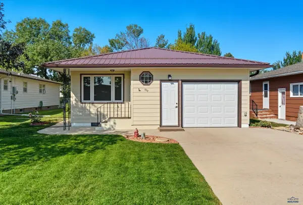 709 Hustead St, Wall, SD 57790