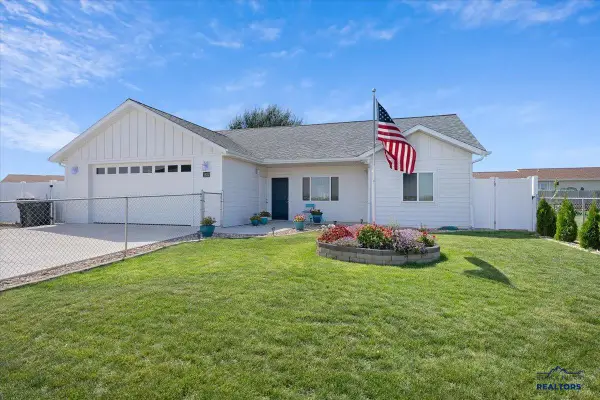1622 Dacar St, Belle Fourche, SD 57717