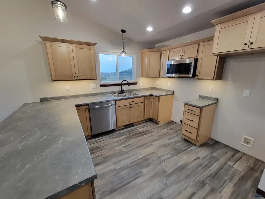 5317 Bunker Dr, Rapid City, SD 57701 - Image #3