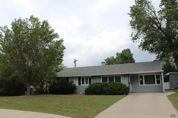 509 Robbins Dr, Rapid City, SD 57701