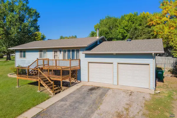 6517 Beverly Dr, Rapid City, SD 57701