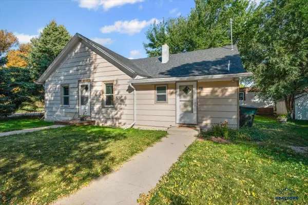 403 4th Ave, Belle Fourche, SD 57717
